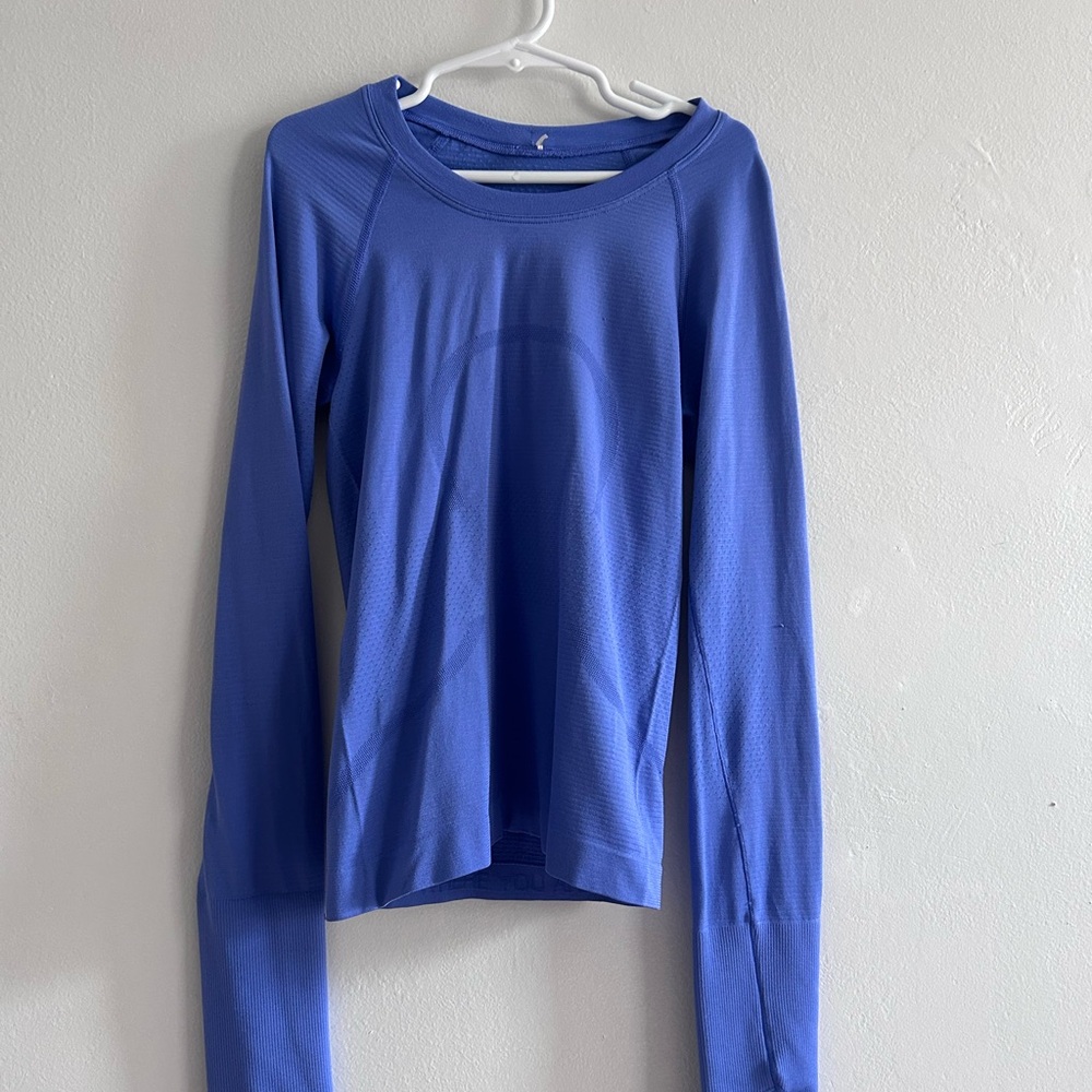 lululemon athletica Women's Blue Long Sleeve Tee